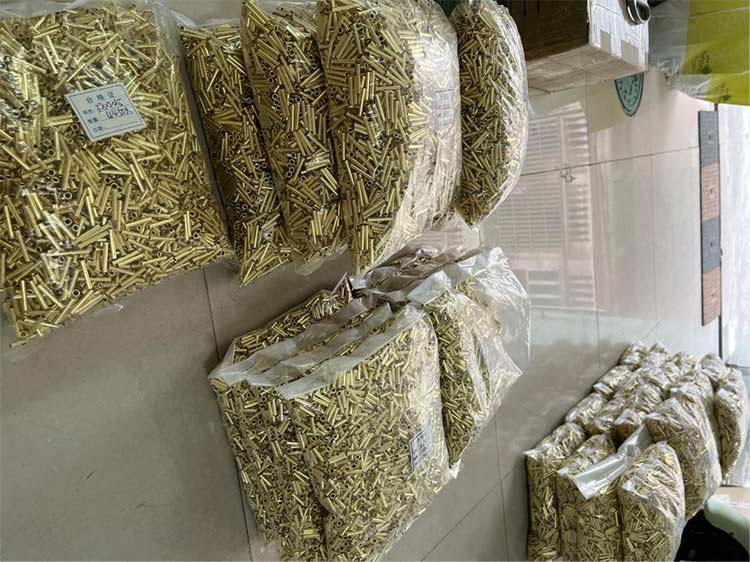 Очередная большая партия латунных трубчатых заклепок в Малайзию!