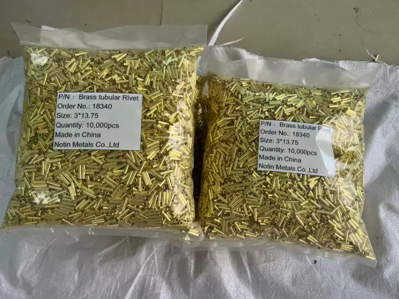 Образец заказа на трубчатые заклепки отправляется в Великобританию