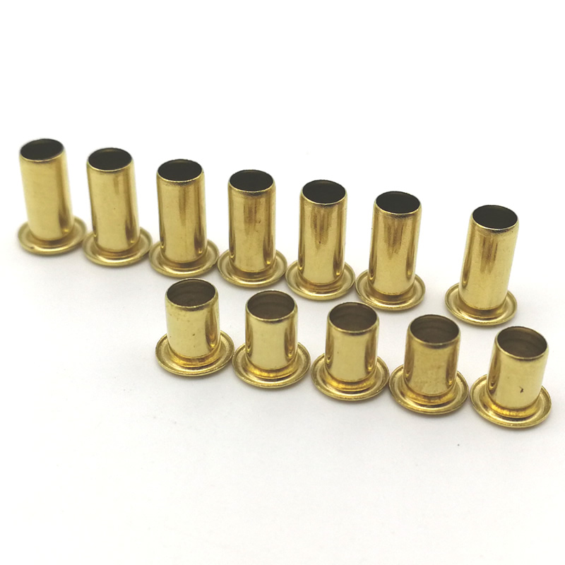 Люверсы с заклепками